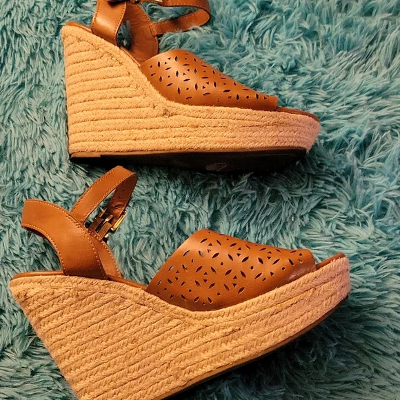 Black Rivet wedges - Picture 3 of 9